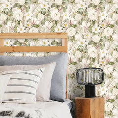 Comfortable ivory bloom elegant floral wallpaper creates balanced design.